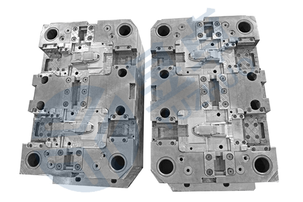 注塑成型模具与挤出成型模具的区别